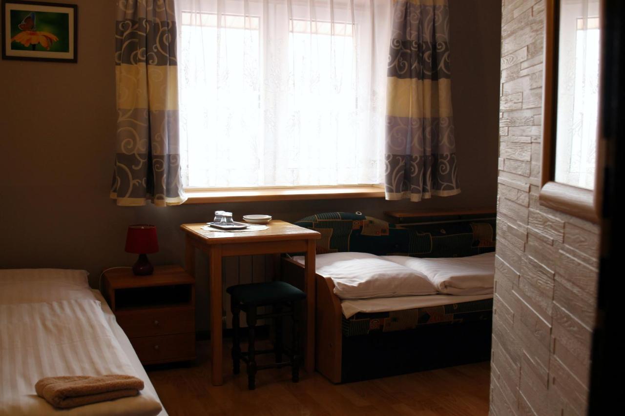 Bar Malwa Motel Aleksandrow Lodzki Exterior photo