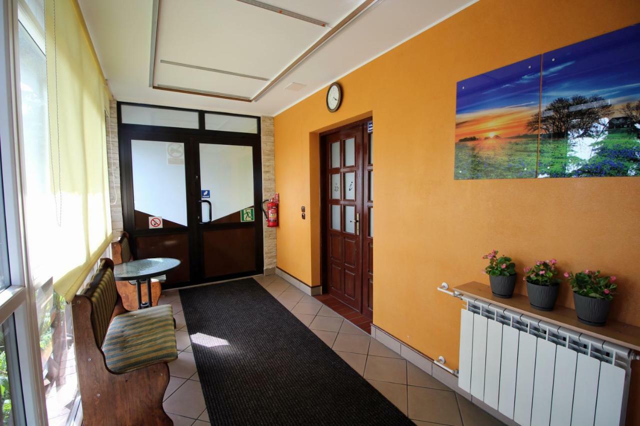Bar Malwa Motel Aleksandrow Lodzki Exterior photo